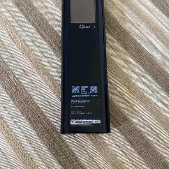 Samsung TV Solar Rechargeable Remote Smart Control Model RMCSPA1EP1 VoiceControl - Picture 4 of 5